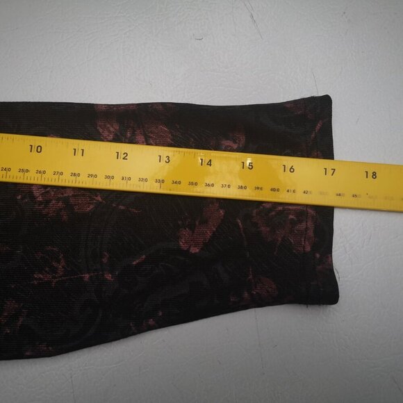 NWT Creation Ladies Size Medium Red & Black Patterned V-neck Tunic - Picture 10 of 11